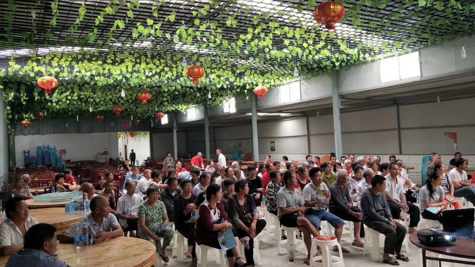 盖尔盖司销售人员下乡宣传生物有机肥知识