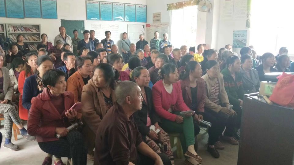 盖尔盖司销售人员下乡宣传生物有机肥知识